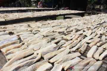 Permintaan ikan asin menurun