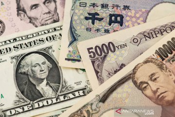 Yen mendekam dekat level terendah 24 tahun dan dolar melemah