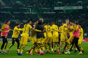 Dortmund potong gaji pemain karena krisis corona