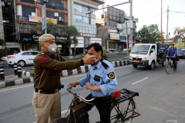 India berlakukan lockdown untuk mencegah penyebaran virus Corona