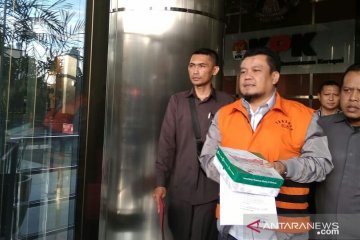 KPK perpanjang penahanan dua tersangka korupsi RTH Pemkot Bandung