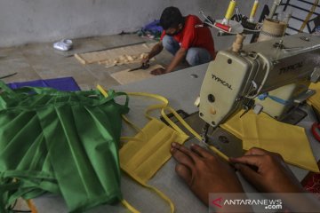 Produksi masker