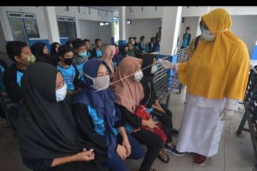 Gubernur Sulawesi Tengah umumkan satu warga Kota Palu positif COVID-19