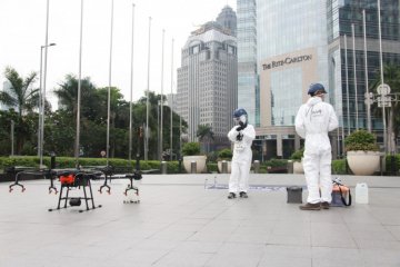 Jaksel uji coba semprot disinfektan dengan 'drone'