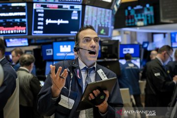 Wall Street tumbang setelah AS duduki peringkat teratas dunia COVID-19