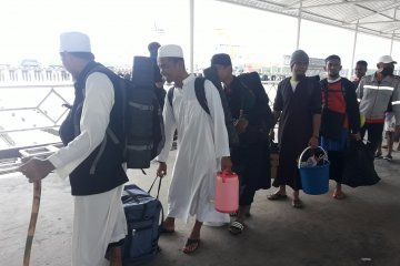 37 WN Malaysia tiba di Nunukan dari Makassar dijaga ketat