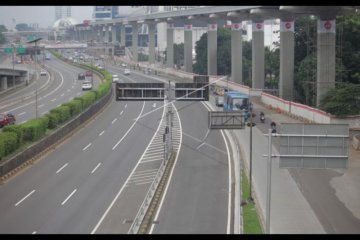 Jalan di ibukota lengang