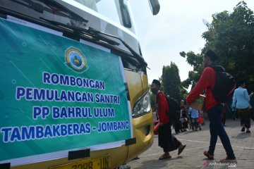 Pesantren di Jombang pulangkan santri