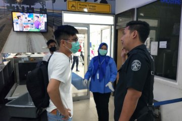 Polres-Imigrasi Ketapang pulangkan TKA China cegah penyebaran COVID-19