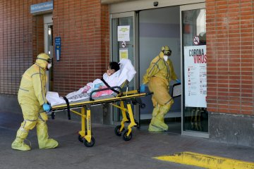 Hampir 12.300 petugas kesehatan Spanyol tertular virus corona