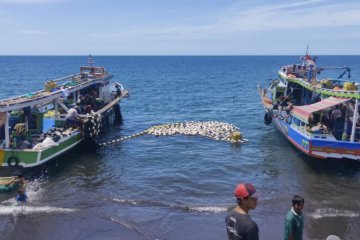 Nelayan Minahasa Tenggara tetap melaut di tengah pandemi COVID-19