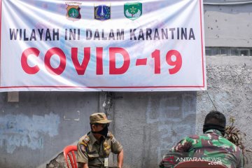 Suasana Masjid Jami Kebon Jeruk usai tiga jamaah positif COVID-19