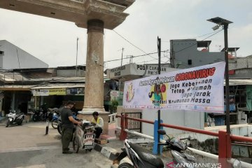 Kelurahan Sunter Agung pasang spanduk imbauan cegah COVID-19