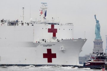 Sejumlah pasien kapal rumah sakit militer AS terbukti positif corona