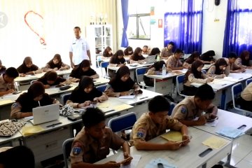 Berbasis digital, ujian di SMPN 28 Kota Tangerang gunakan ponsel