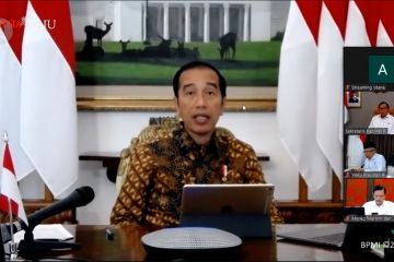 Jokowi minta pengadaan APD dipercepat dan prioritas dari dalam negeri