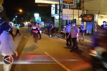 Polisi bubarkan keramaian warga di berbagai kota