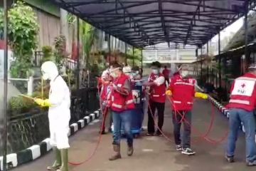 Yasonna dan JK pantau penyemprotan disinfektan di Lapas Cipinang