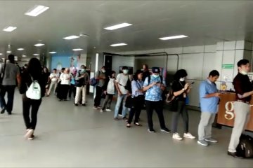 Antrean panjang terjadi di Stasiun MRT Lebak Bulus