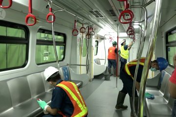 Upaya pencegahan penyebaran COVID-19 di gerbong LRT Jakarta