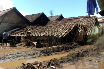 Ratusan rumah di Ijen Bondowoso rusak diterjang banjir bandang