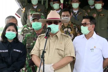 Ingatkan social distancing, Prabowo tekankan tak ingin otoriter
