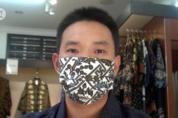 Masker batik menjadi alternatif ketika masker medis langka