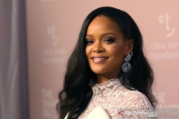 Wajah Rihanna memar usai kecelakaan skuter listrik