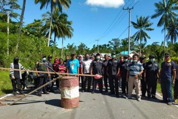 Jalan Skouw ditutup sementara guna cegah COVID-19