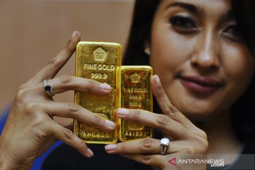Harga emas Antam melonjak sebesar Rp32.000 per gram