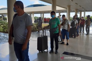 Kemarin, buruh harus terima bansos hingga tunda kedatangan TKA China