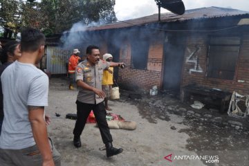 Enam unit indekos di Wamena Jayawijaya ludes terbakar