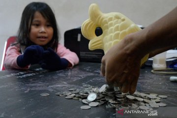 Celengan untuk APD tim medis COVID-19