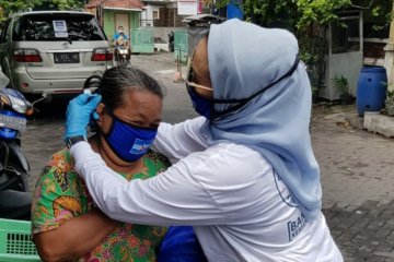 Demokrat Surabaya bagikan 10 ribu masker cegah COVID-19