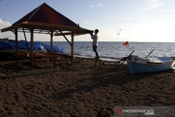 Wisata pantai Tanjung Bayang sepi pengunjung