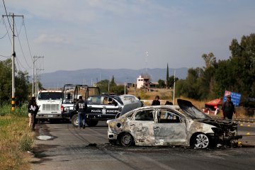 Belasan jasad ditemukan di mobil yang ditinggalkan di Meksiko