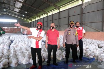 Surakarta bagikan 40.000 paket sembako untuk warga terdampak COVID-19