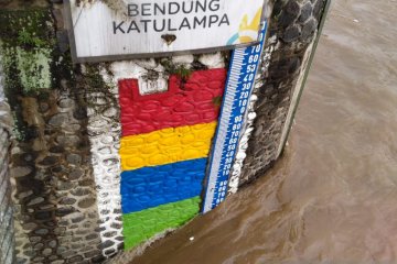 Tinggi muka air Bendung Katulampa sempat naik jadi 60 cm