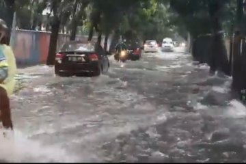 Jakarta akan diguyur hujan sejak Minggu pagi