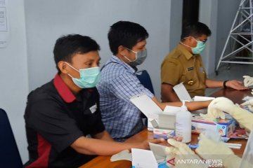 Negatif, puluhan wartawan di Kendari jalani tes cepat COVID-19