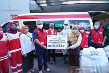 Pegadaian serahkan ambulans dan peralatan medis bantu tangani COVID-19