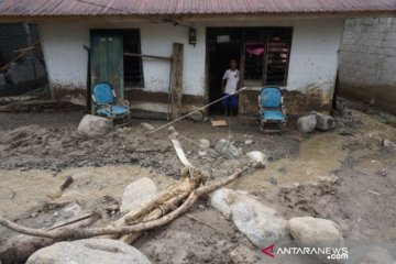 Pemkab Sigi kerahkan alat berat ke lokasi banjir di Kulawi