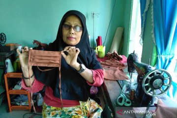 Produksi masker, Dompet Ummat Kalbar berdayakan penjahit binaan