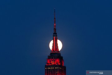 Supermoon dilihat dari New Jersey, AS