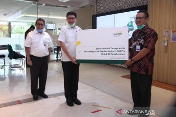 Mandiri Syariah salurkan ribuan APD dan masker untuk RS COVID-19