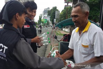 Operasi Pangan Gratis ACT Jember untuk warga terdampak COVID-19