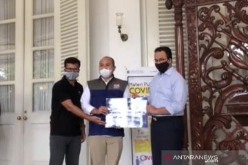 HIPMI Jaya beri bantuan masker kain dan APD kepada Pemprov DKI