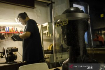 Pelindung wajah untuk tenaga medis