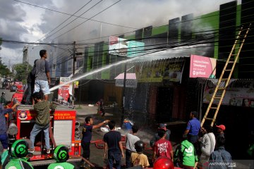 Kebakaran ruko di Makassar