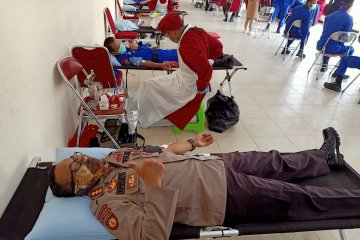 Polda Kalbar gelar donor darah dampak COVID-19